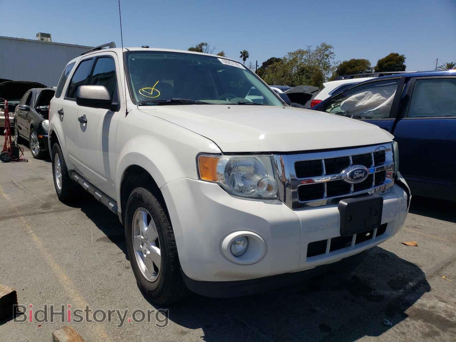 Photo 1FMCU0D73BKB66766 - FORD ESCAPE 2011