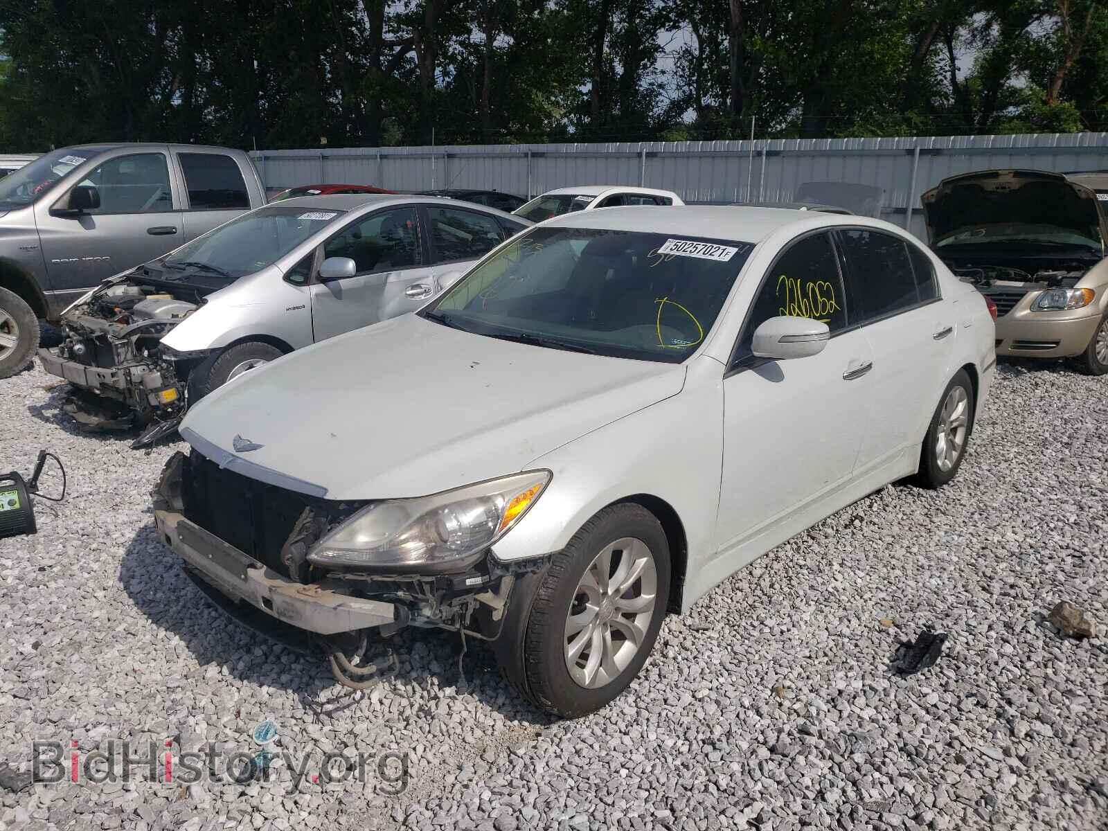 2013 HYUNDAI GENESIS - VIN: KMHGC4DD8DU215596 - Фото 2
