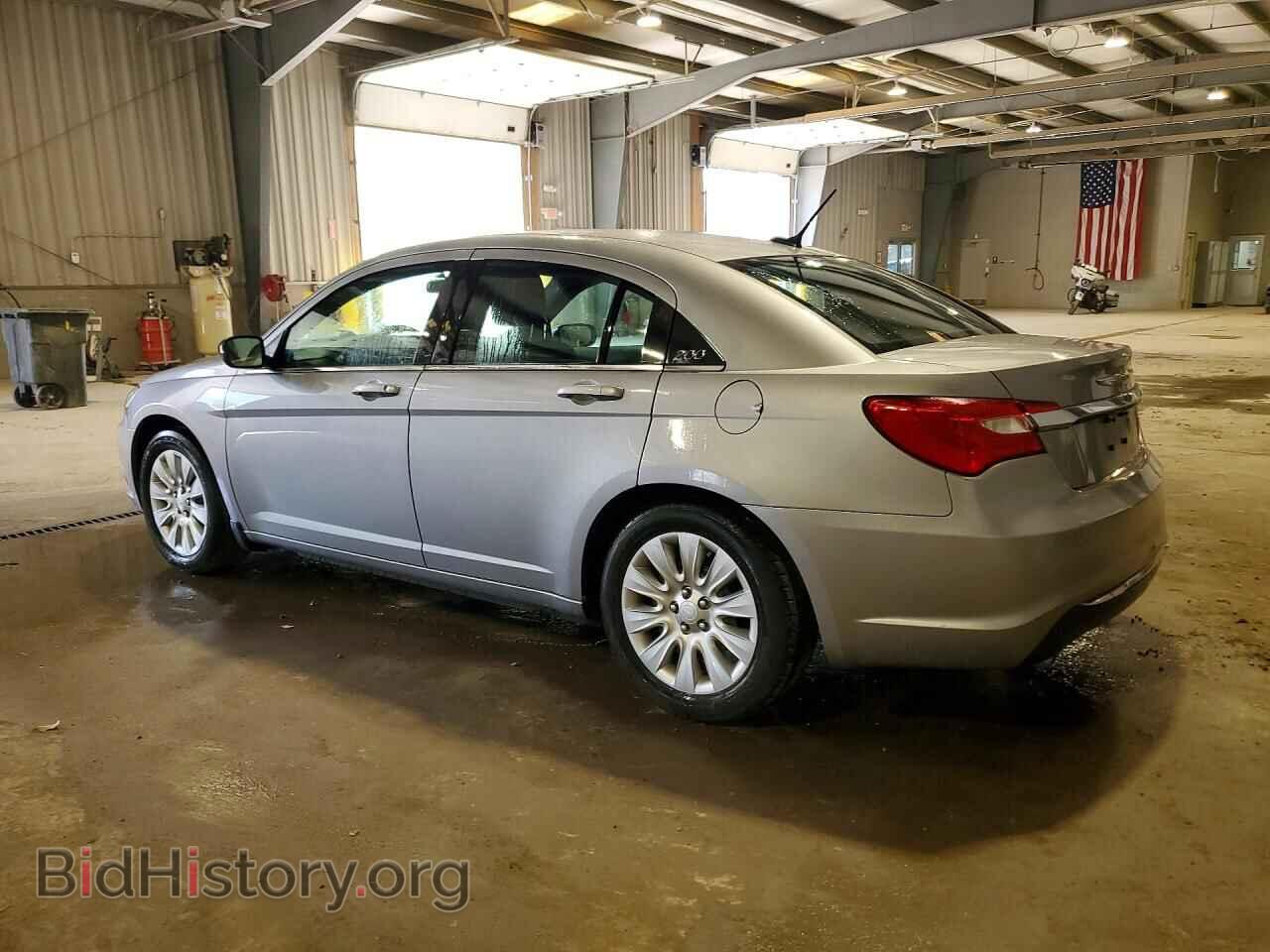 2013 CHRYSLER 200 - VIN: 1C3CCBAG8DN767782 - Фото 2