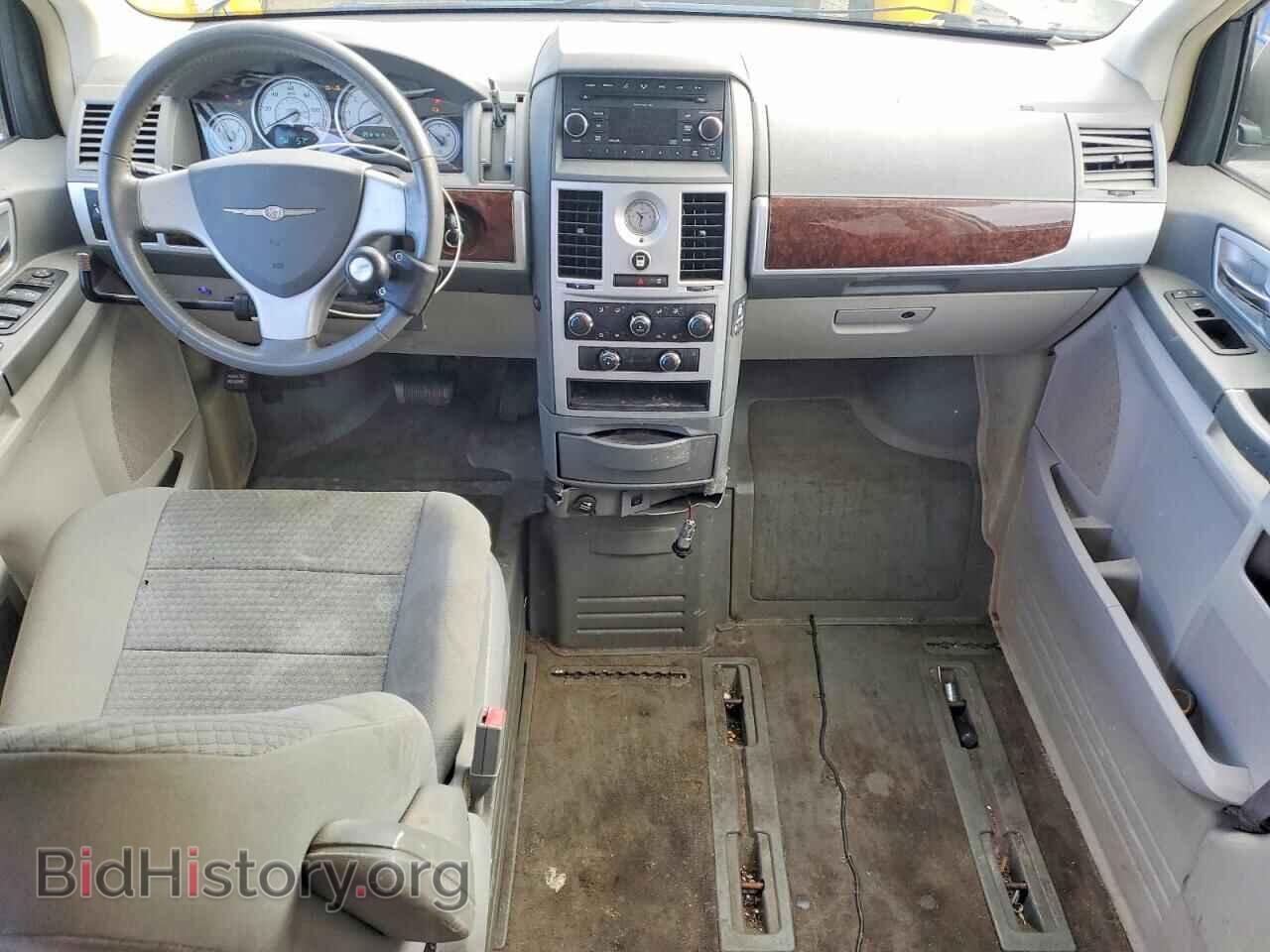 2009 CHRYSLER MINIVAN - VIN: 2A8HR54119R654042 - Фото 8