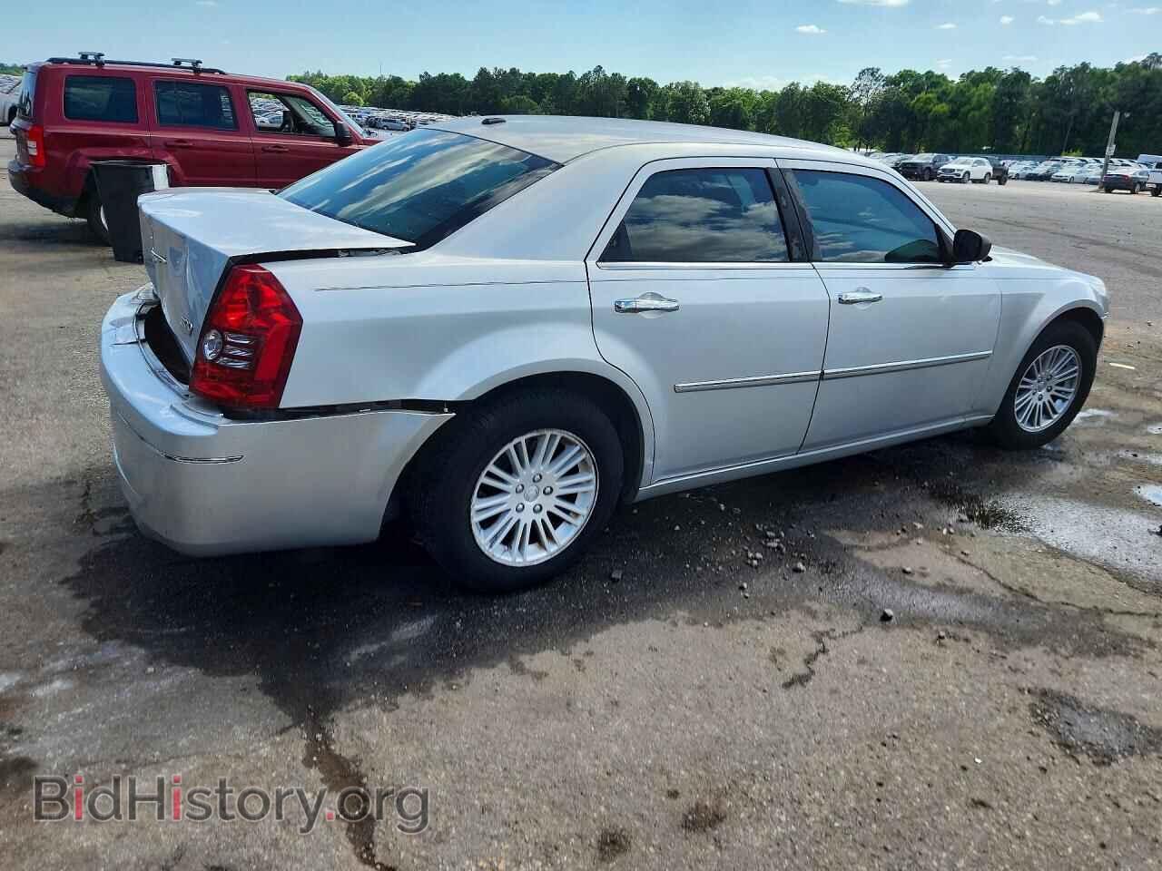 2010 CHRYSLER 300 - VIN: 2C3CA5CV2AH262943 - Фото 3