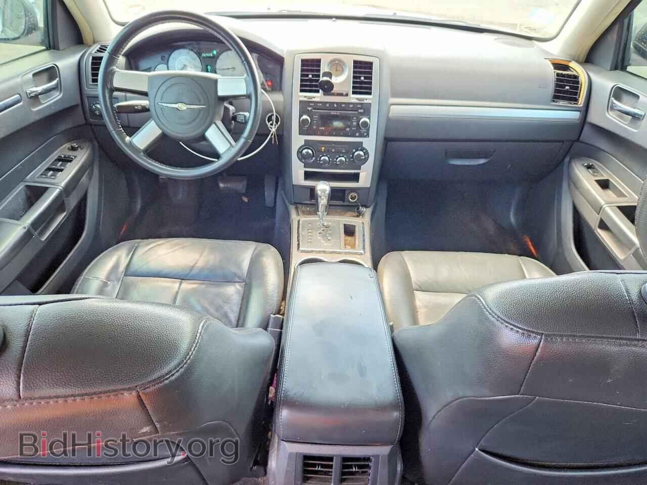 2010 CHRYSLER 300 - VIN: 2C3CA5CV2AH262943 - Фото 8