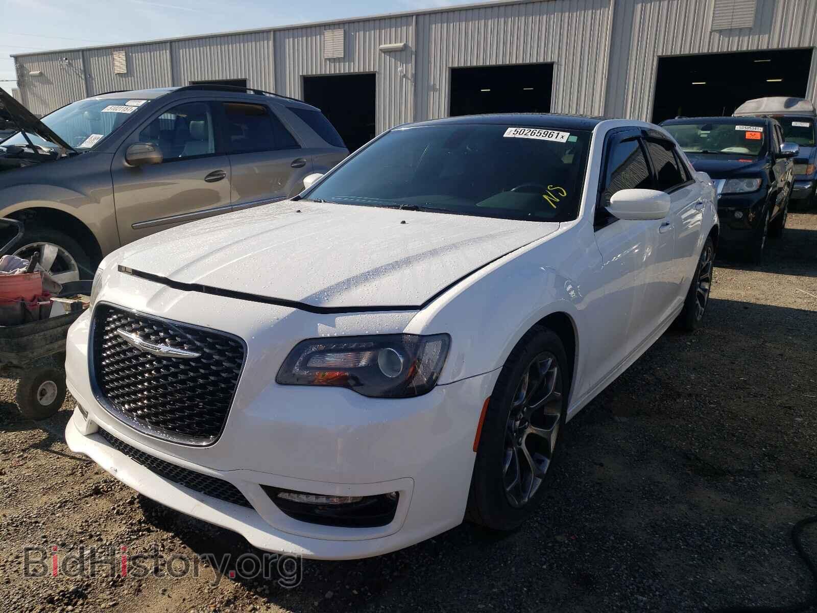 2018 CHRYSLER 300 - VIN: 2C3CCABT6JH222948 - Фото 2