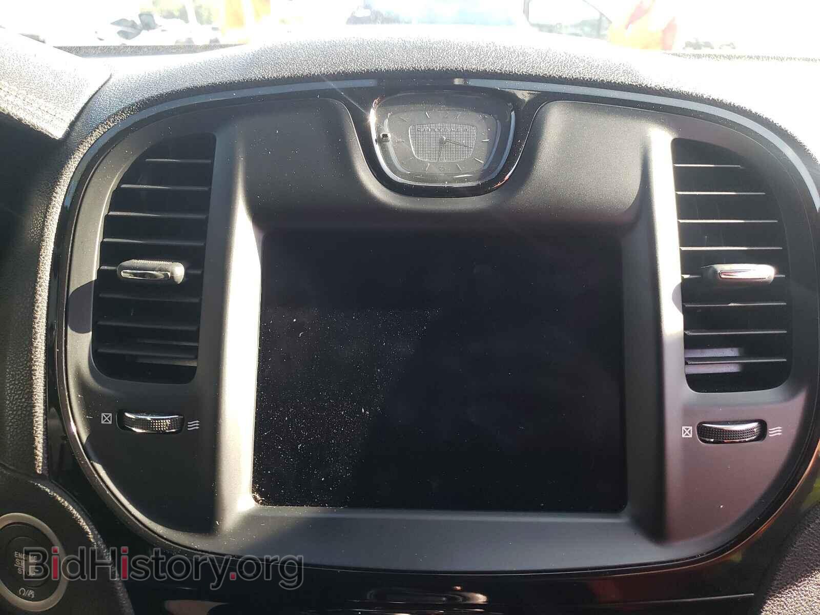 2018 CHRYSLER 300 - VIN: 2C3CCABT6JH222948 - Фото 9