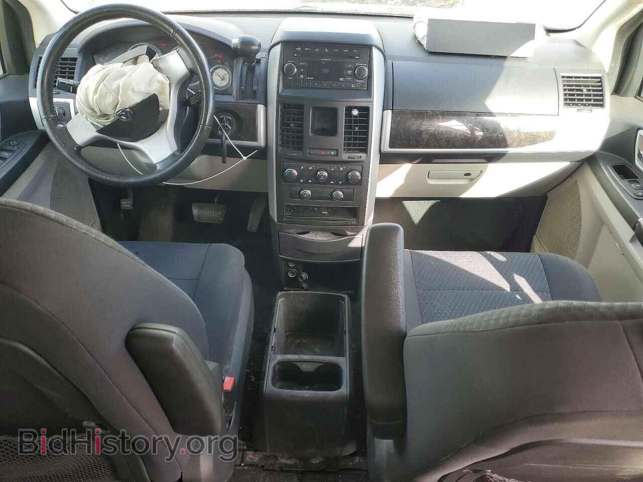 2010 DODGE CARAVAN - VIN: 2D4RN5D10AR205000 - Фото 8