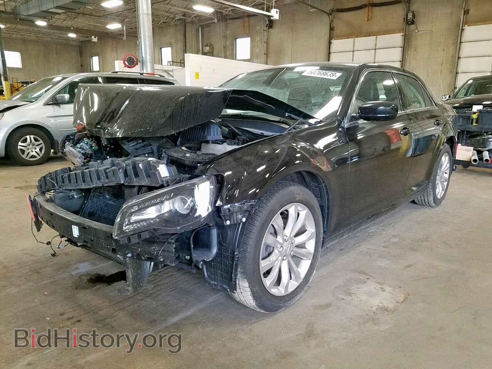 2016 CHRYSLER 300 - VIN: 2C3CCARG4GH358450 - Фото 2