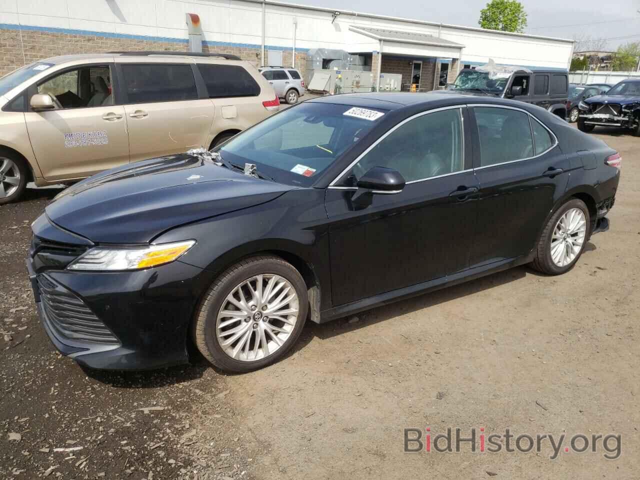 Photo 4T1B11HK4JU007914 - TOYOTA CAMRY 2018