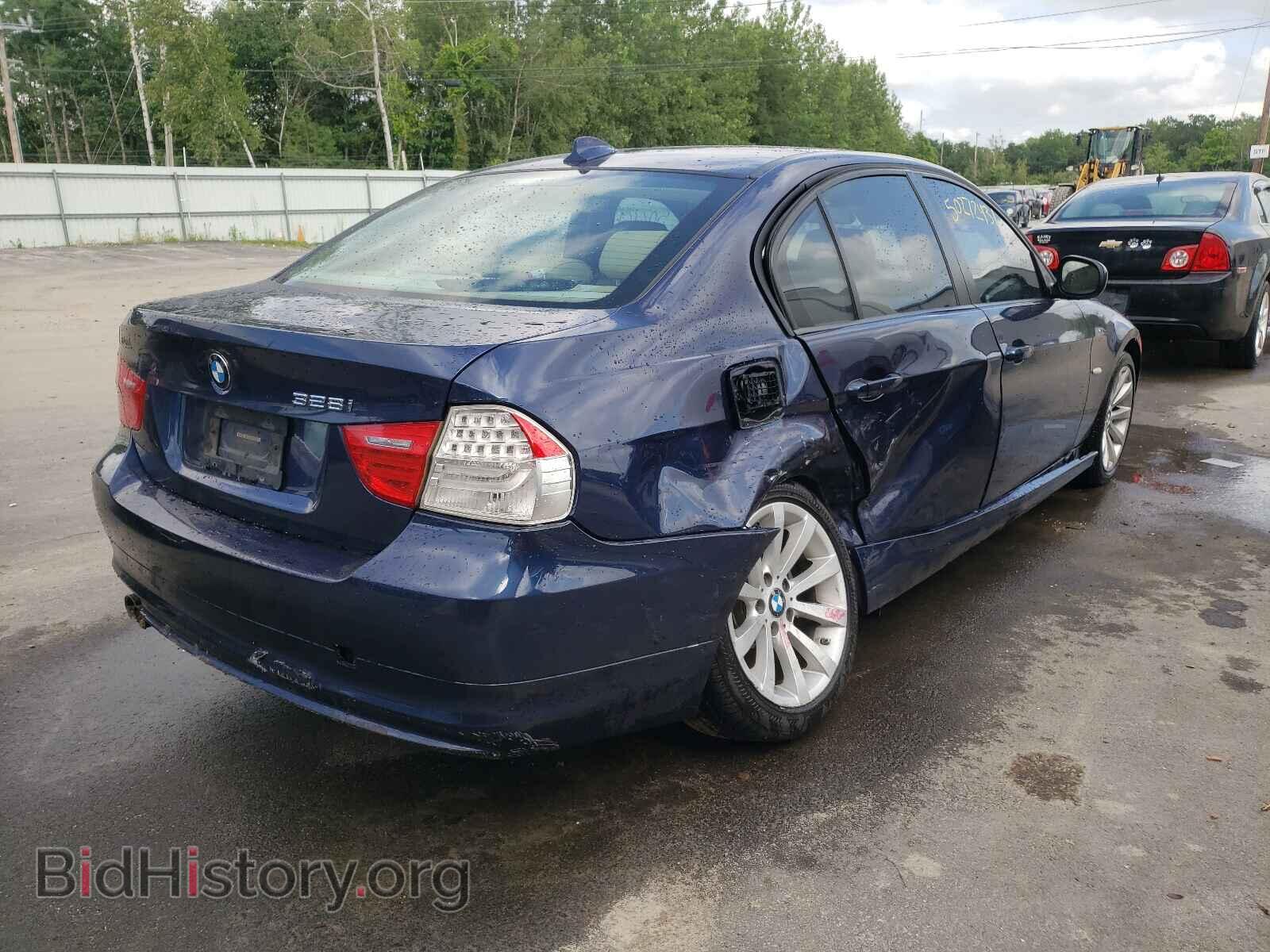 2011 BMW 3 SERIES - VIN: WBAPH7C55BE675532 - Фото 4