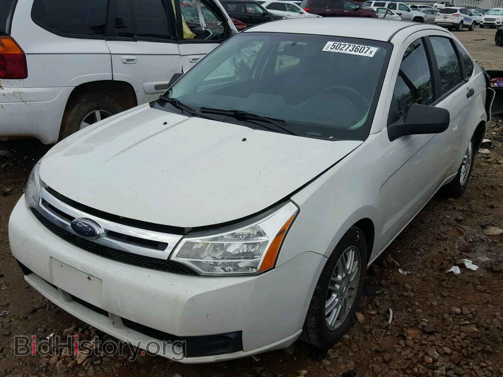 2009 FORD FOCUS - VIN: 1FAHP35N19W101942 - Фото 2