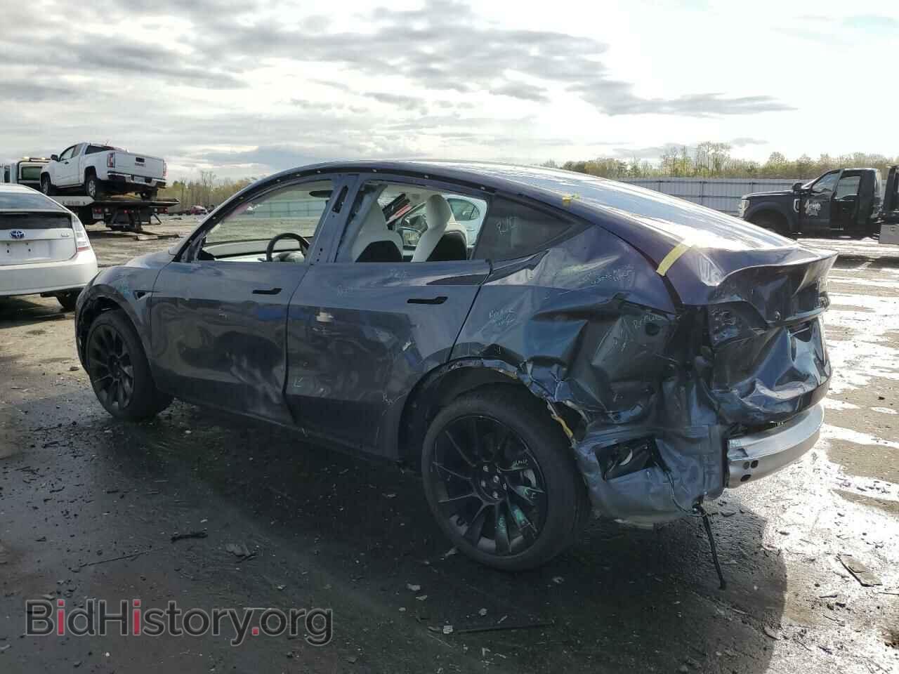 2024 TESLA MODEL Y - VIN: 7SAYGDEE3RA215199 - Фото 2