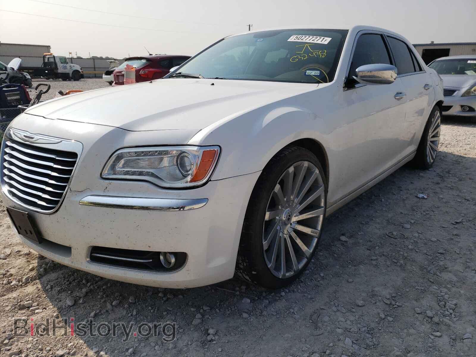 2013 CHRYSLER 300 - VIN: 2C3CCAEG2DH632438 - Фото 2