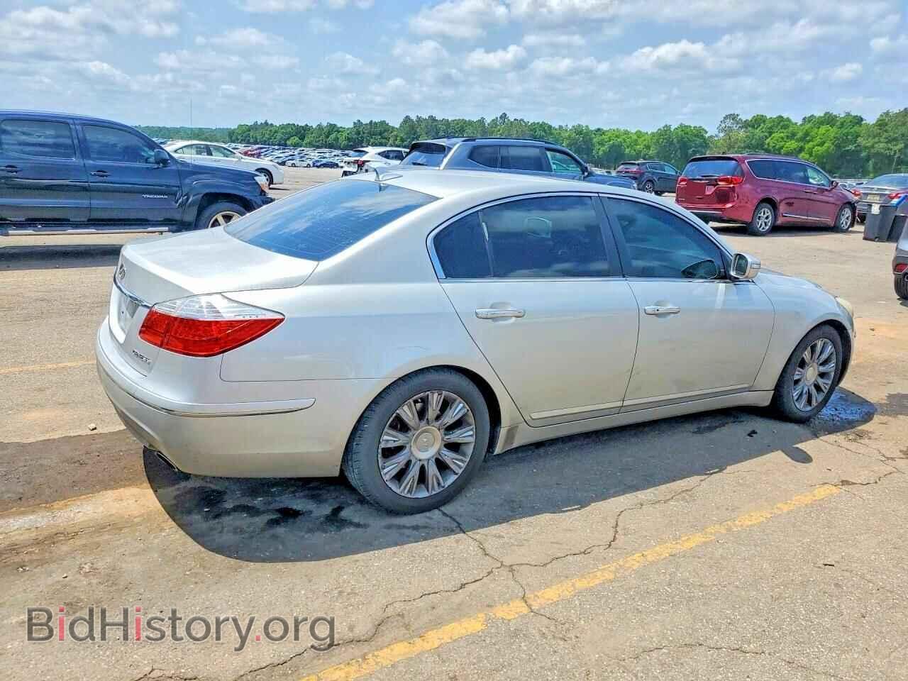 2011 HYUNDAI GENESIS - VIN: KMHGC4DE4BU134455 - Фото 3