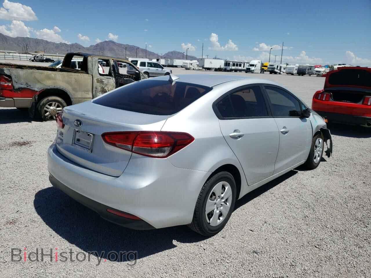 2017 KIA FORTE - VIN: 3KPFK4A78HE017770 - Фото 4