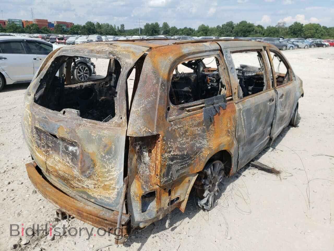 2009 CHRYSLER MINIVAN - VIN: 2A8HR64X29R590894 - Фото 4