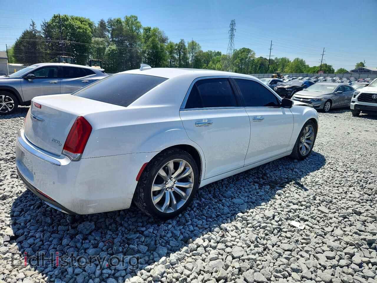 2017 CHRYSLER 300 - VIN: 2C3CCAEG4HH570000 - Фото 3