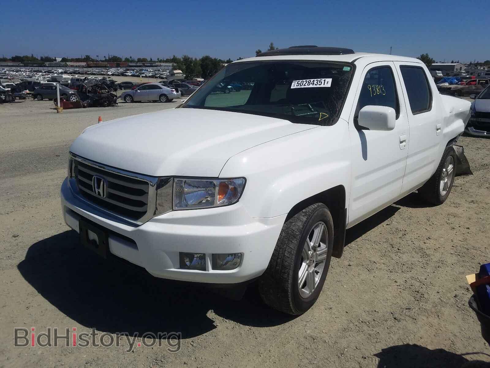 2013 HONDA RIDGELINE - VIN: 5FPYK1F55DB018742 - Фото 2