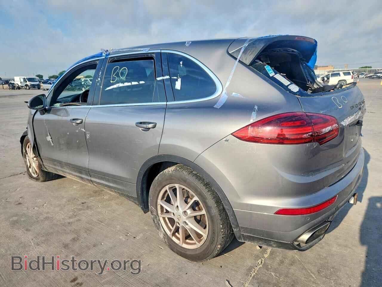 2016 PORSCHE CAYENNE - VIN: WP1AA2A20GLA11150 - Photo 2