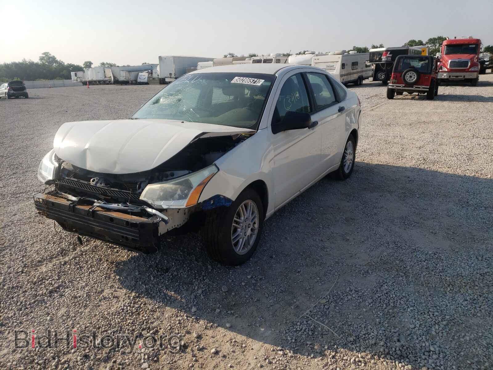 2011 FORD FOCUS - VIN: 1FAHP3FN9BW148558 - Фото 2