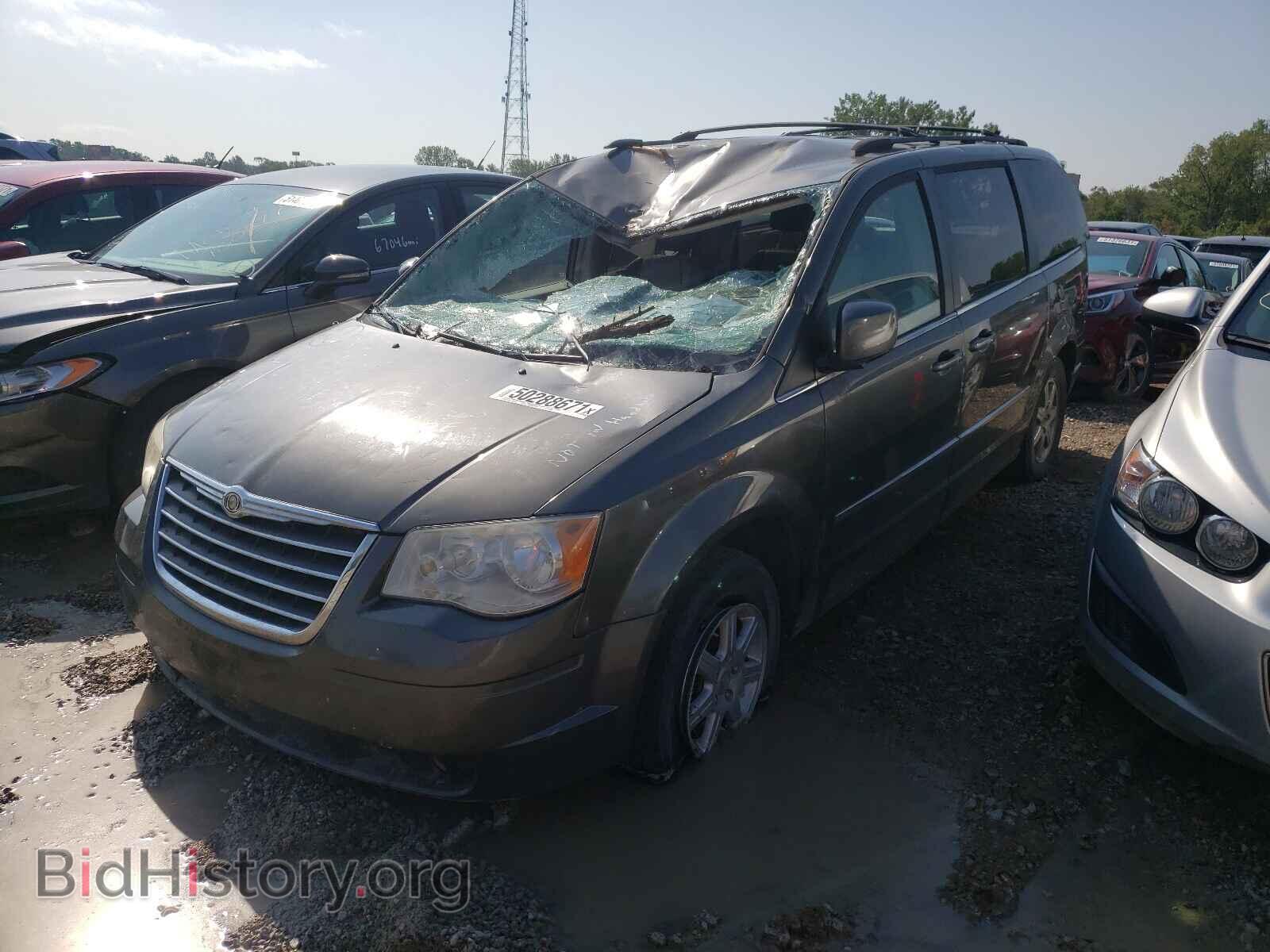2010 CHRYSLER MINIVAN - VIN: 2A4RR8DX2AR334213 - Photo 2