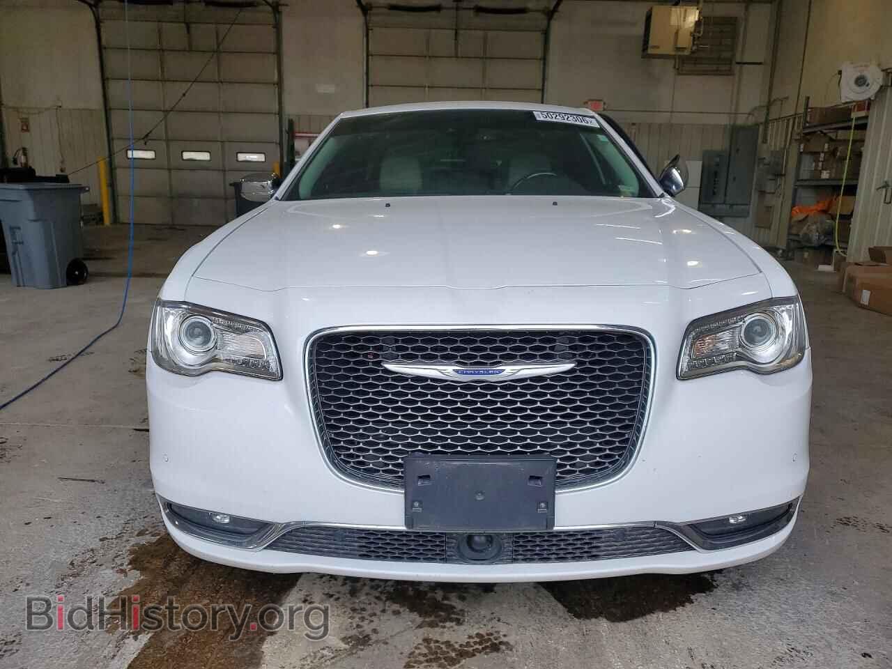 2019 CHRYSLER 300 - VIN: 2C3CCAKG3KH663215 - Фото 5