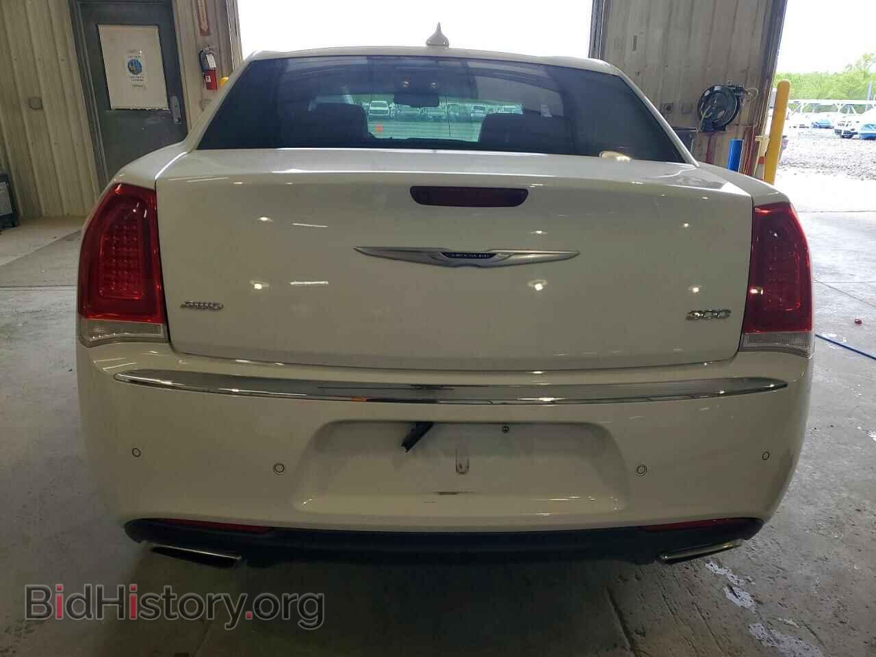2019 CHRYSLER 300 - VIN: 2C3CCAKG3KH663215 - Фото 6