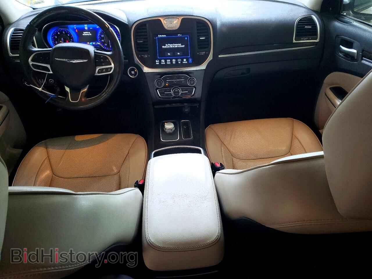2019 CHRYSLER 300 - VIN: 2C3CCAKG3KH663215 - Фото 8