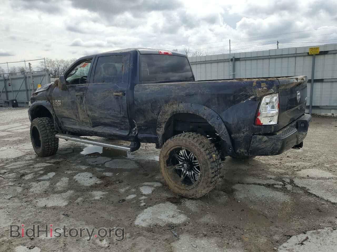 2018 RAM All Models - VIN: 3C6UR5CL5JG313477 - Photo 2