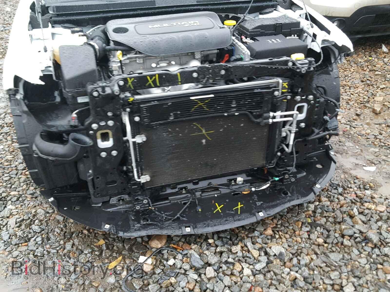 2016 CHRYSLER 200 - VIN: 1C3CCCAB8GN120457 - Фото 9