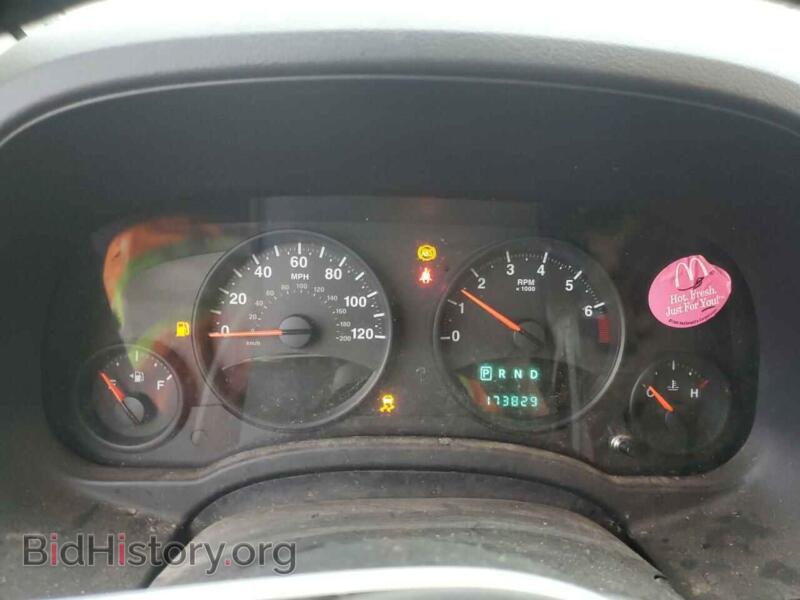 2011 Jeep COMPASS (VIN 1J4NT1FA6BD290138) — photo 9 of 13