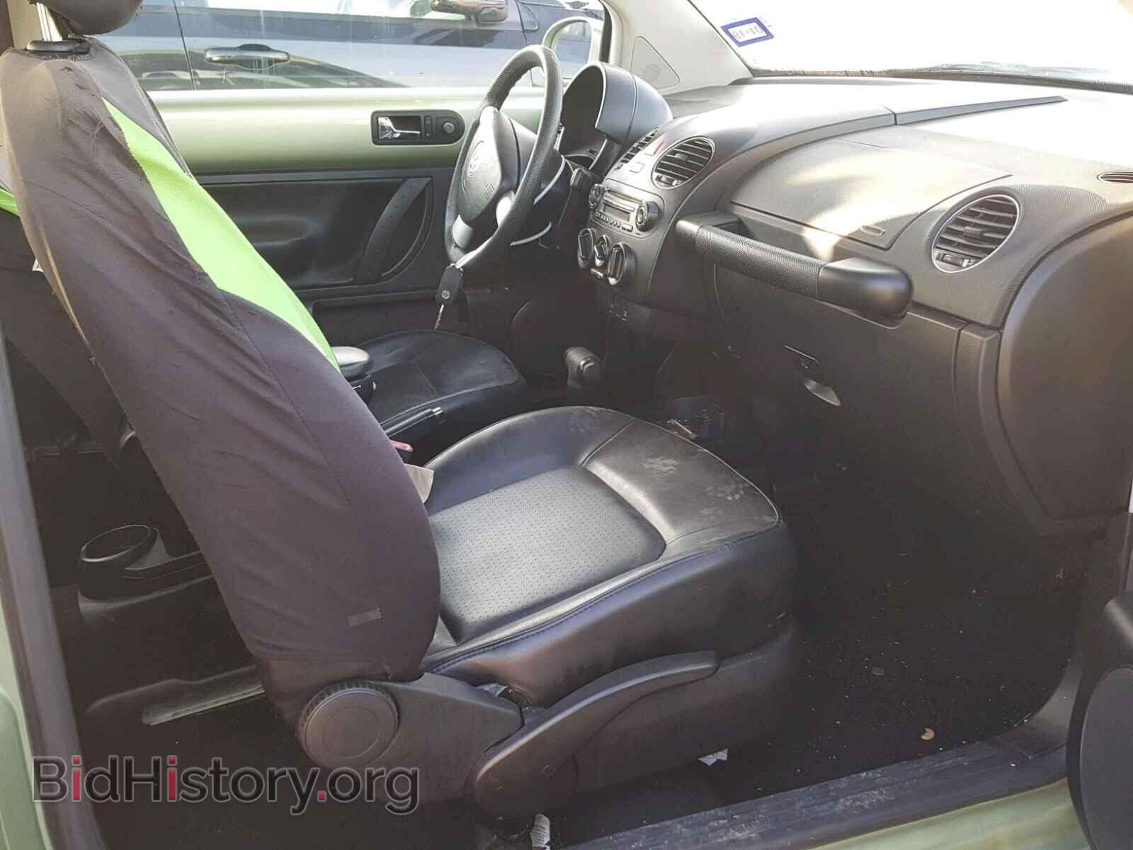 2010 VOLKSWAGEN BEETLE - VIN: 3VWPG3AG2AM008944 - Фото 5