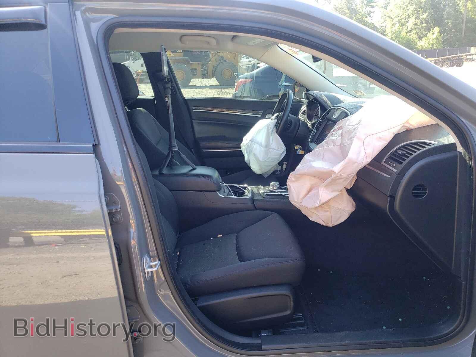 2018 CHRYSLER 300 - VIN: 2C3CCAAG3JH249657 - Фото 5