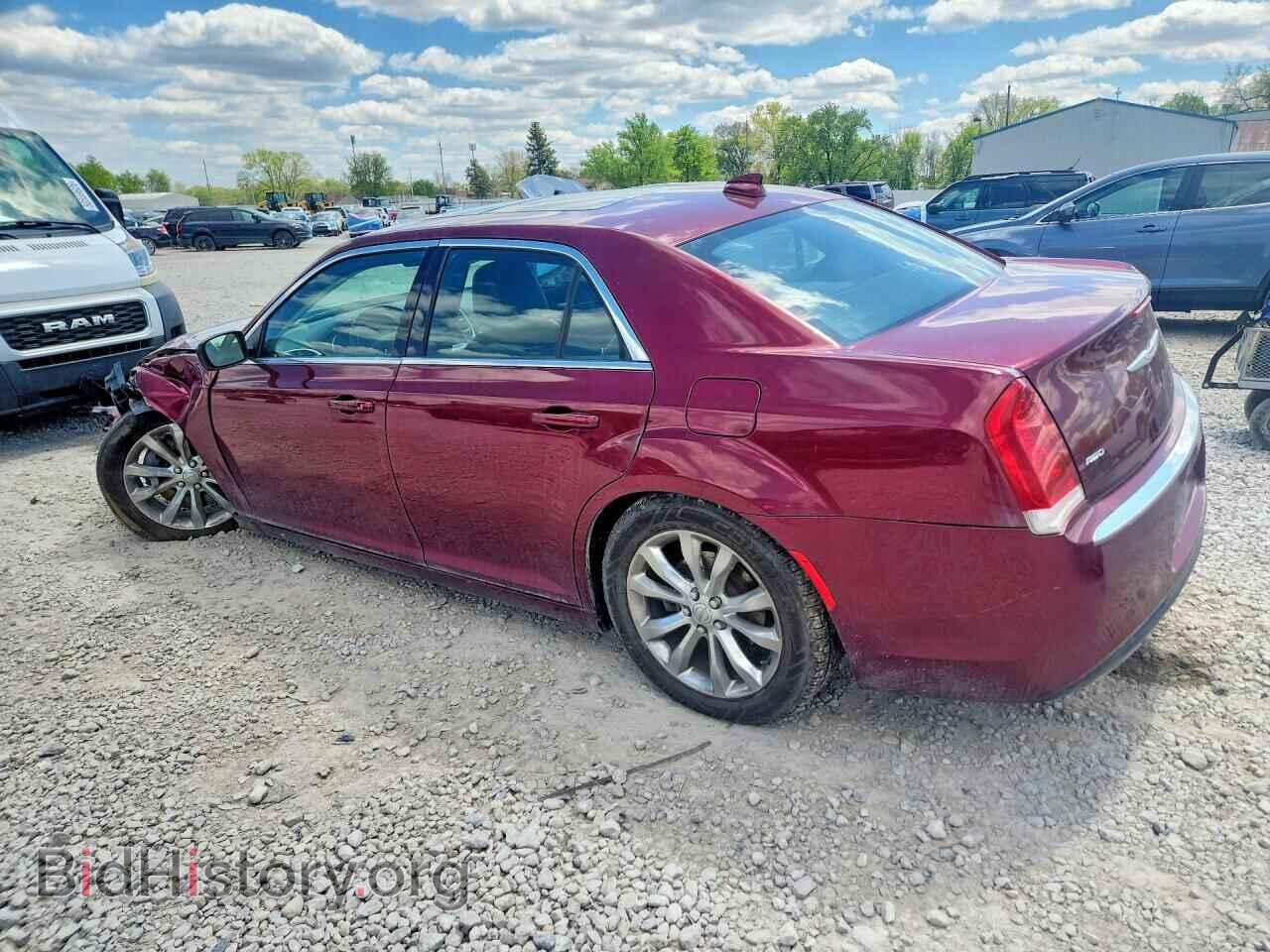2016 CHRYSLER 300 - VIN: 2C3CCARG5GH192861 - Фото 2