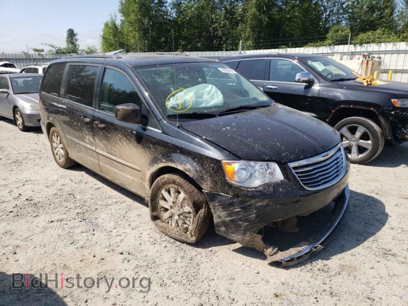 2015 Chrysler MINIVAN Town & COU (VIN 2C4RC1BG2FR707307) — photo 1 of 10, Copart, damage: front end