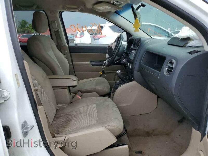 2011 Jeep COMPASS (VIN 1J4NT1FB8BD189353) — photo 5 of 10