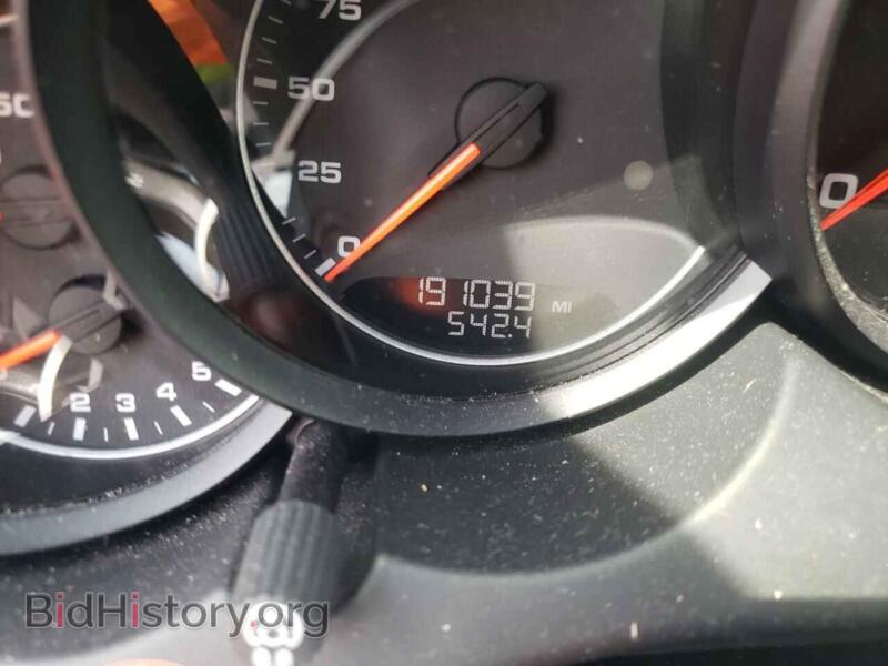 2011 Porsche CAYENNE (VIN WP1AA2A2XBLA04943) — photo 8 of 10