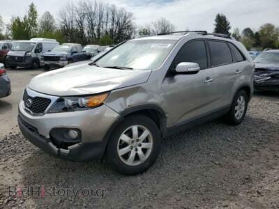 2012 Kia SORENTO Base, серебристый — VIN 5XYKTCA69CG279211, Copart