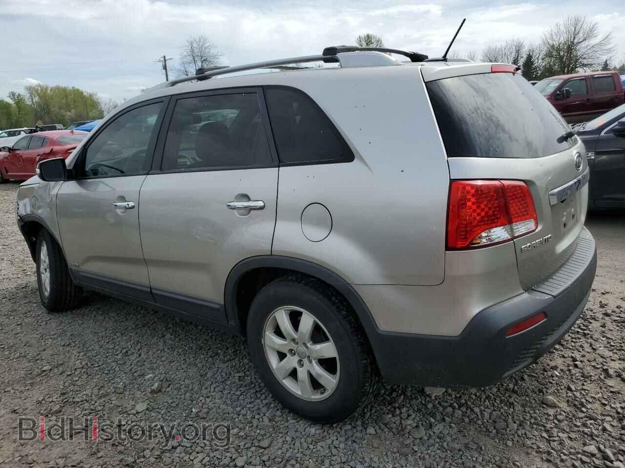 2012 KIA SORENTO - VIN: 5XYKTCA69CG279211 - Фото 2