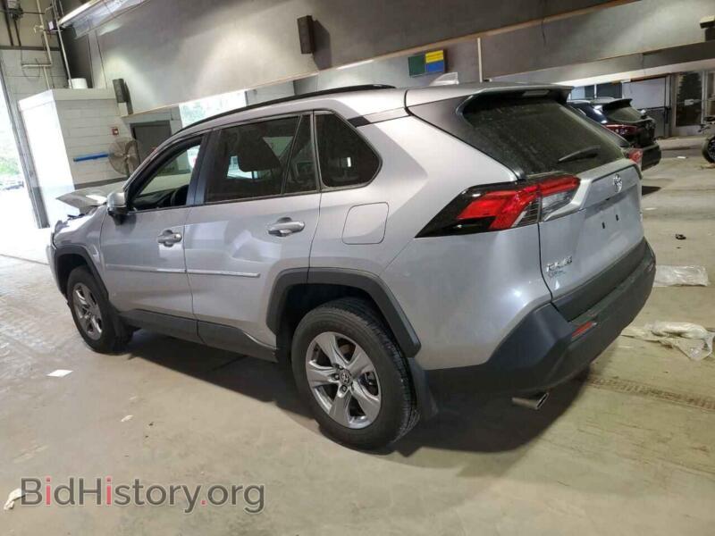 2023 Toyota RAV4 (VIN JTMP1RFV2PD094937) — фото 2 из 13