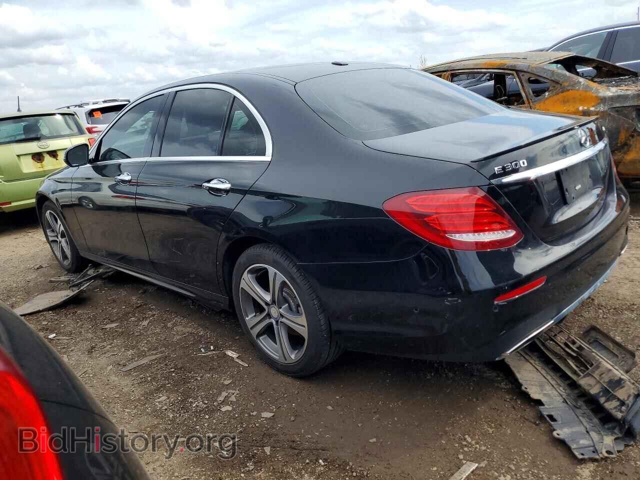 2017 MERCEDES-BENZ E-CLASS - VIN: WDDZF4KB4HA184530 - Фото 2