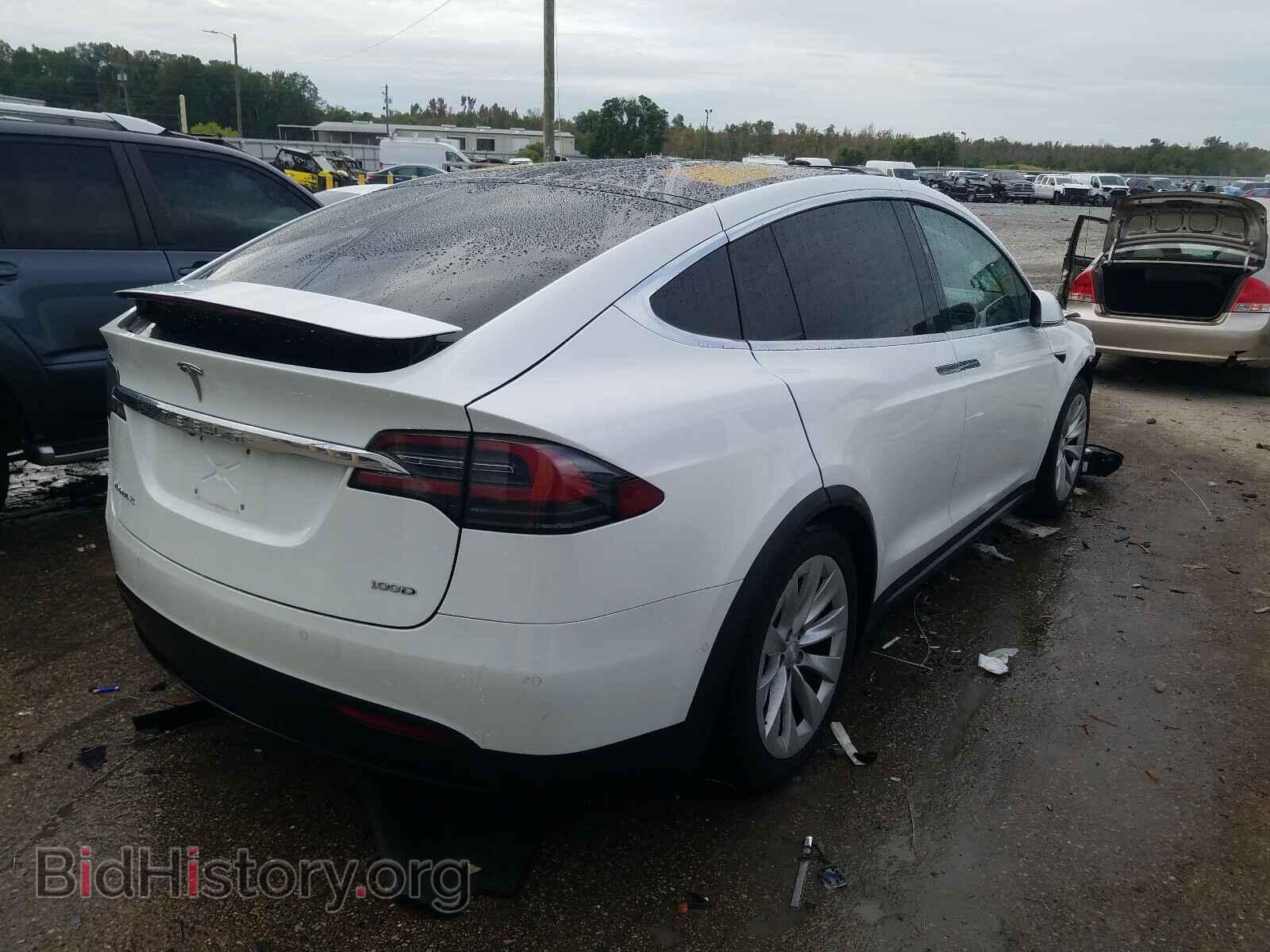 2017 TESLA MODEL X - VIN: 5YJXCDE26HF043634 - Фото 4