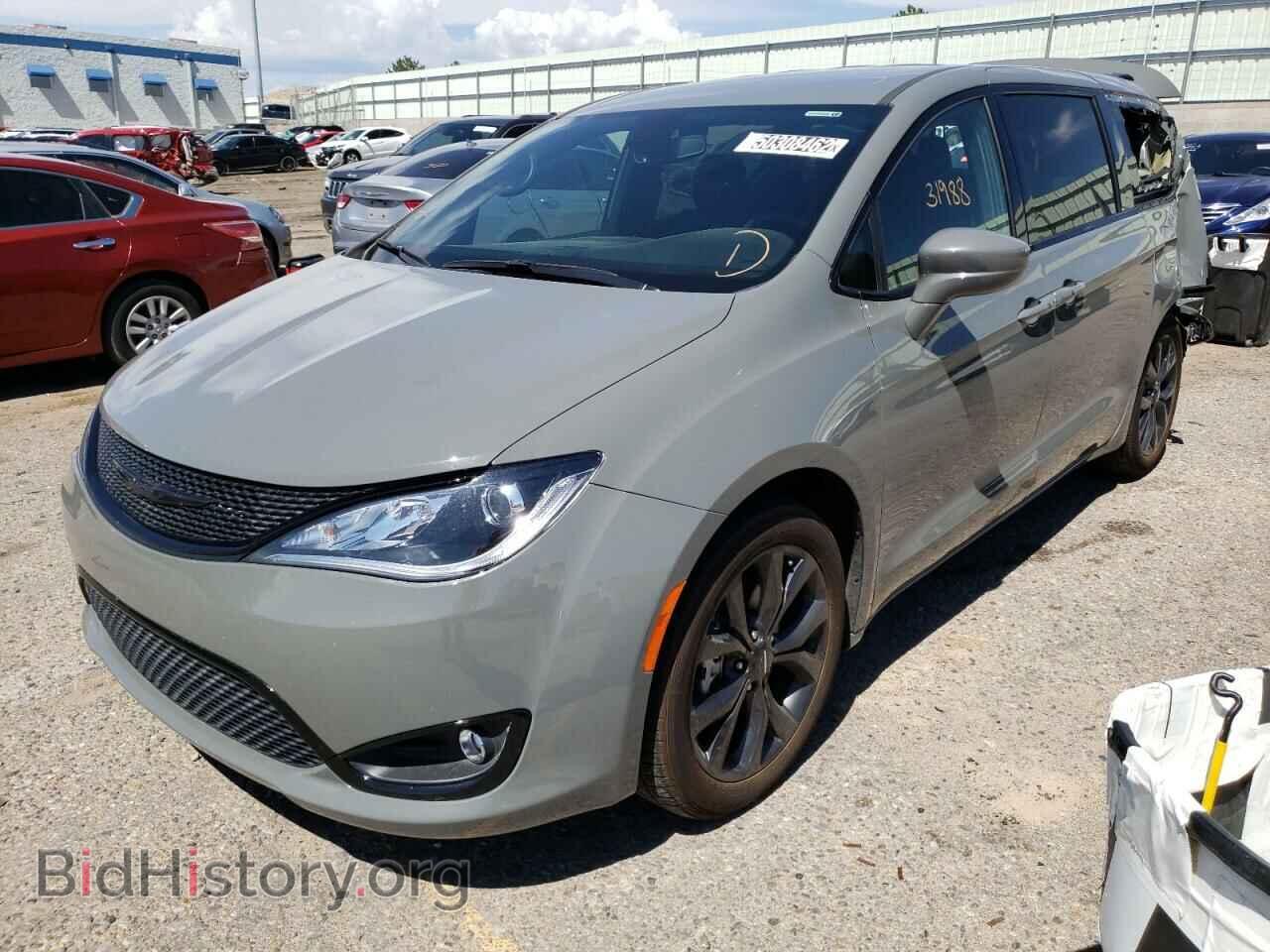 2020 CHRYSLER PACIFICA - VIN: 2C4RC1FG3LR241800 - Photo 2