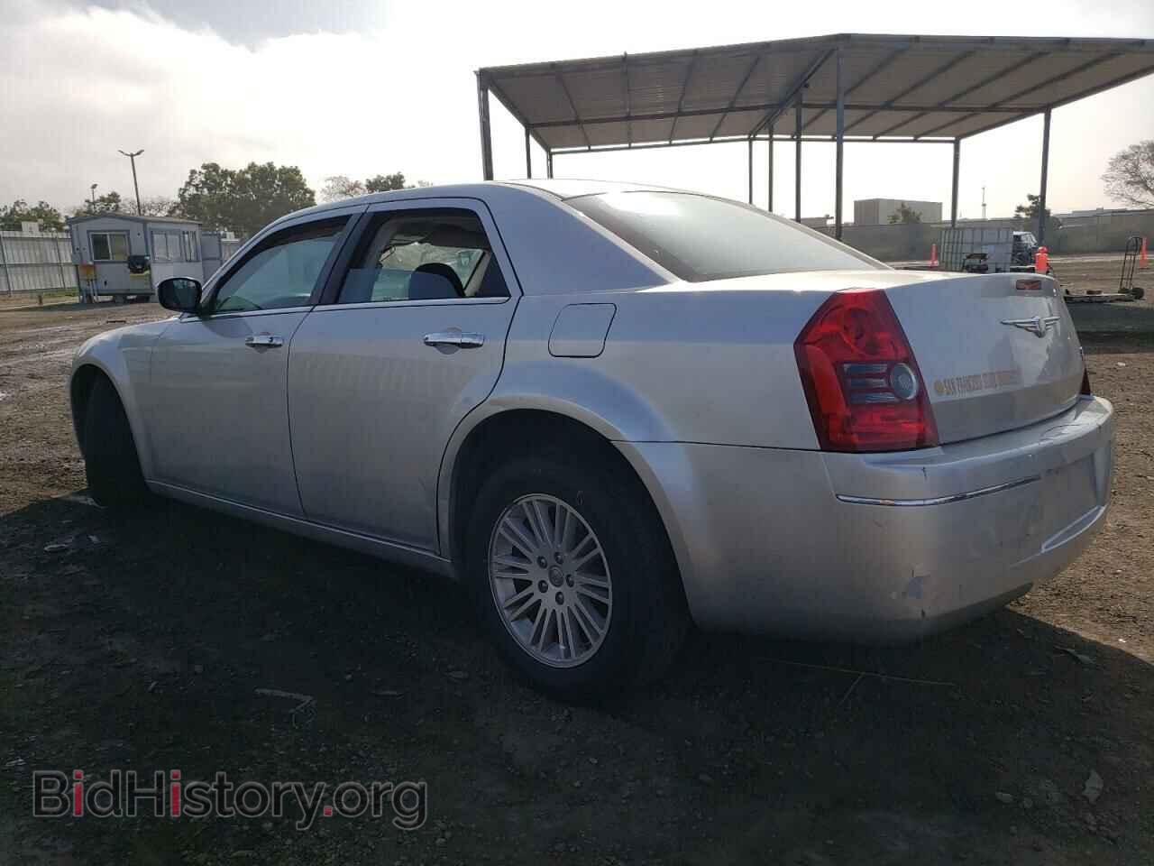 2010 CHRYSLER 300 - VIN: 2C3CA4CD3AH216314 - Фото 2