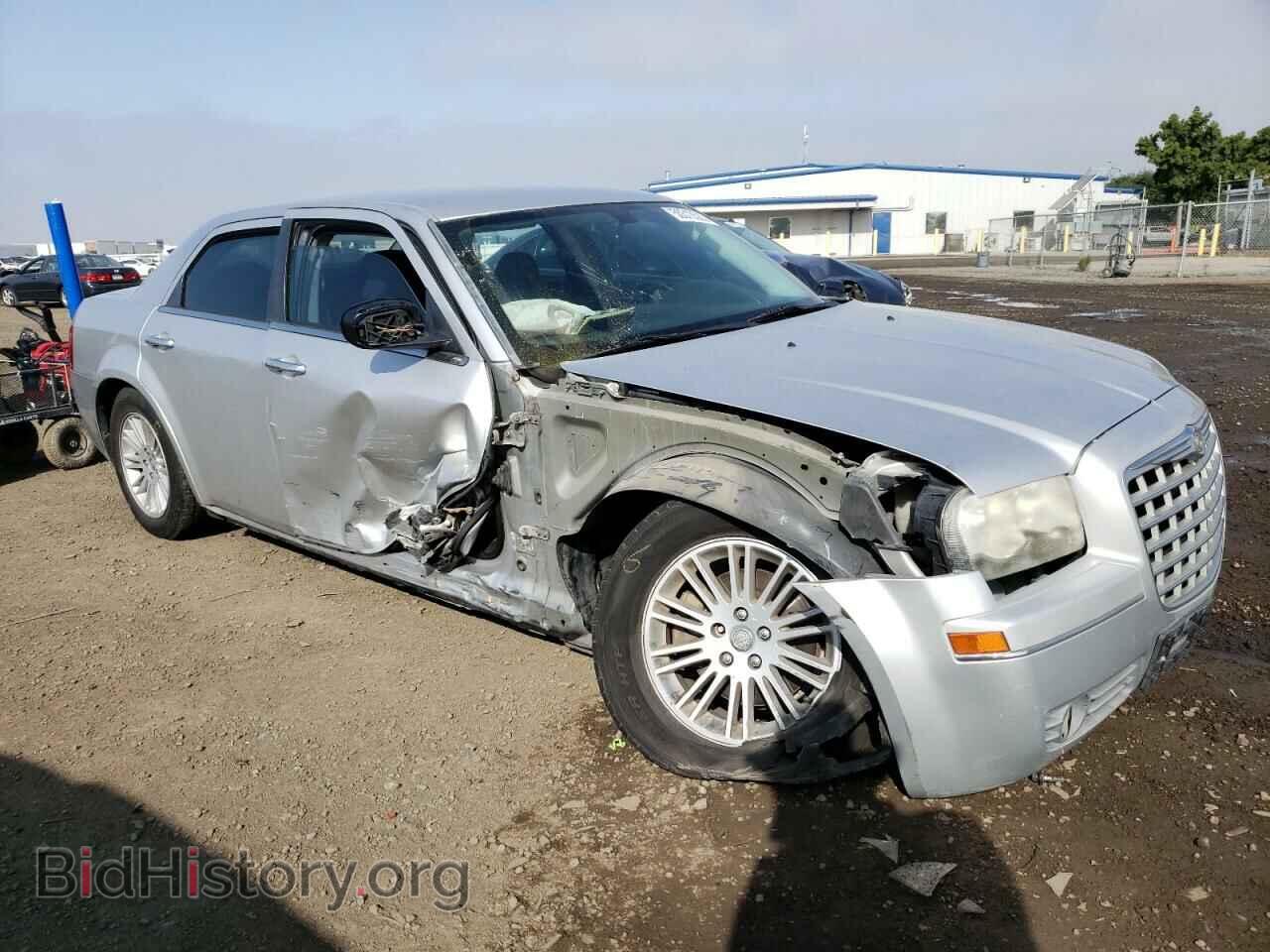 2010 CHRYSLER 300 - VIN: 2C3CA4CD3AH216314 - Фото 4