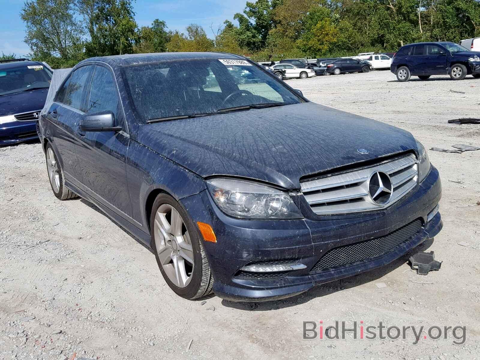 Photo WDDGF8BB6BR186867 - MERCEDES-BENZ C CLASS 2011