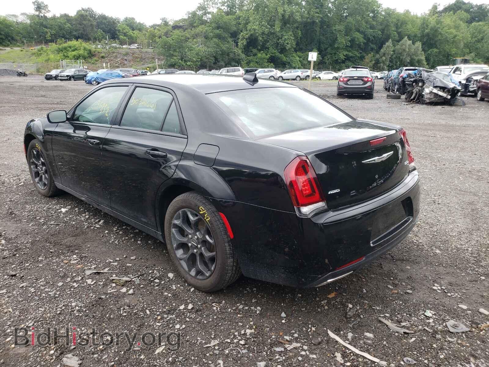 2019 CHRYSLER 300 - VIN: 2C3CCAGG6KH632100 - Фото 3