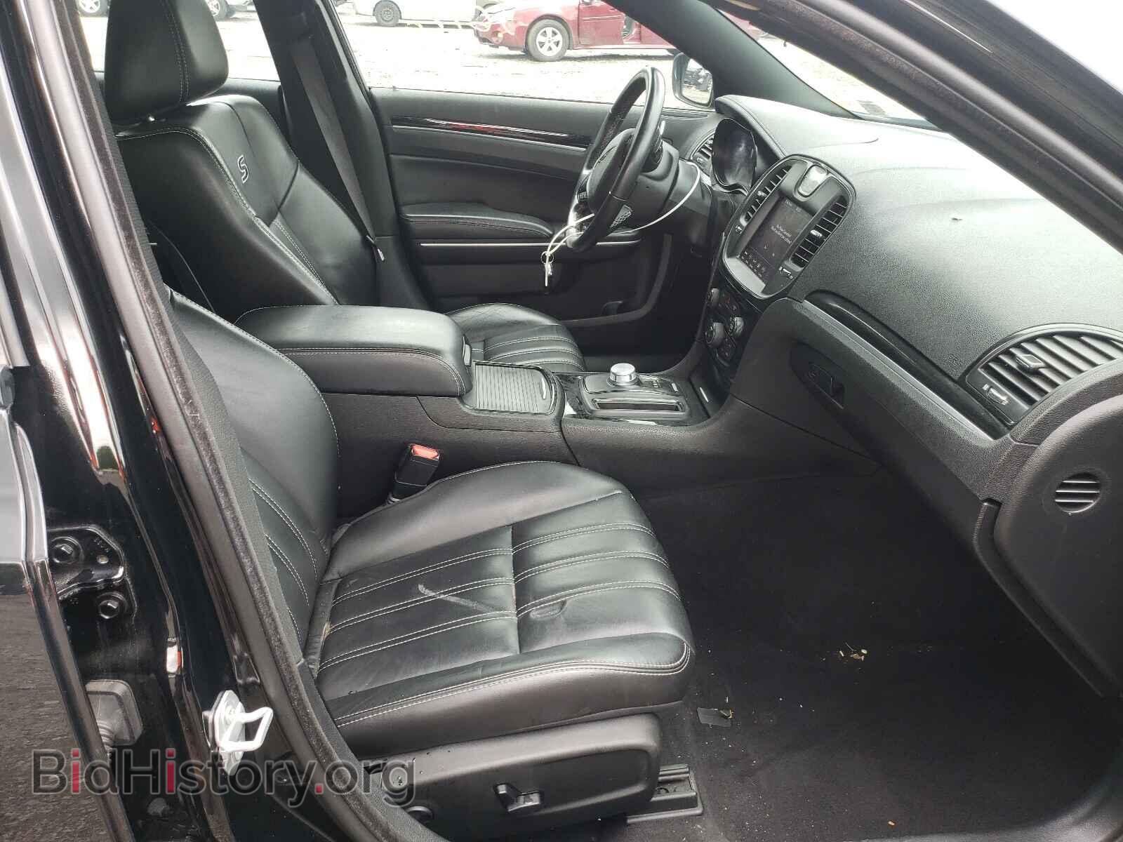 2019 CHRYSLER 300 - VIN: 2C3CCAGG6KH632100 - Фото 4