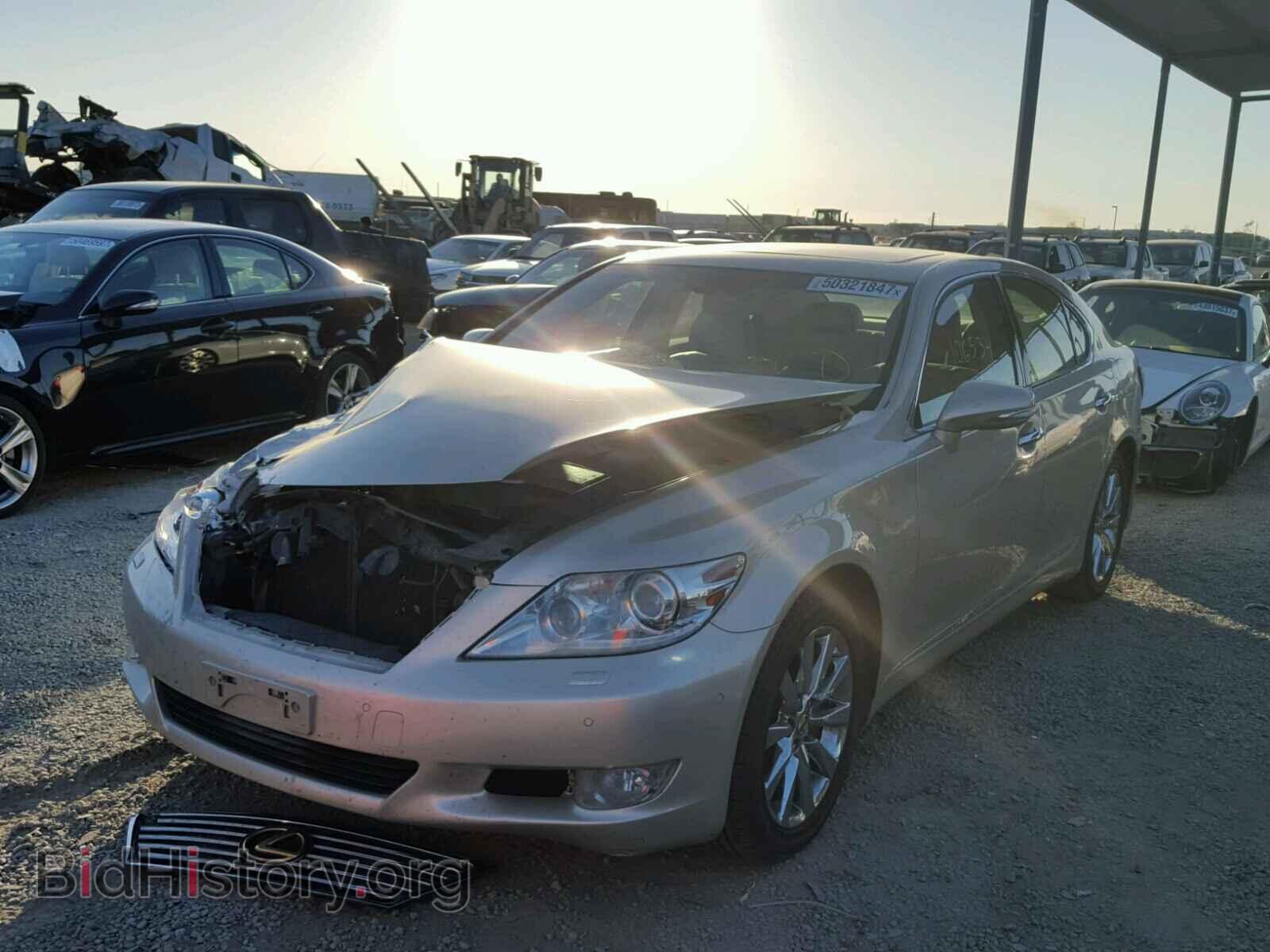 2011 LEXUS LS460 - VIN: JTHBL5EF0B5107886 - Photo 2