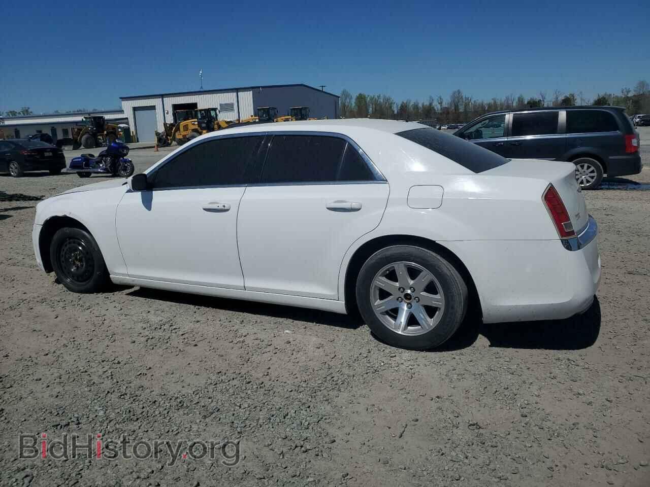 2013 CHRYSLER 300 - VIN: 2C3CCAAG5DH509660 - Фото 2