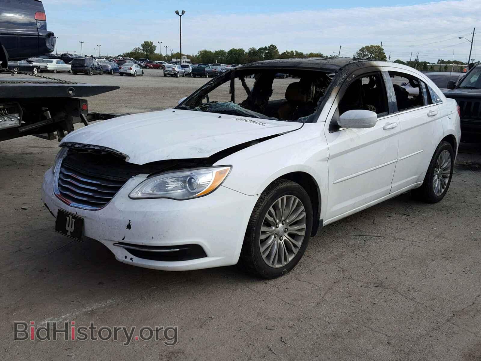 2012 CHRYSLER 200 - VIN: 1C3CCBAB1CN190712 - Фото 2