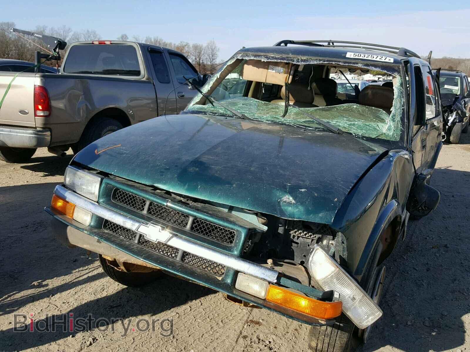 1998 CHEVROLET BLAZER - VIN: 1GNCS13W2W2216966 - Фото 2